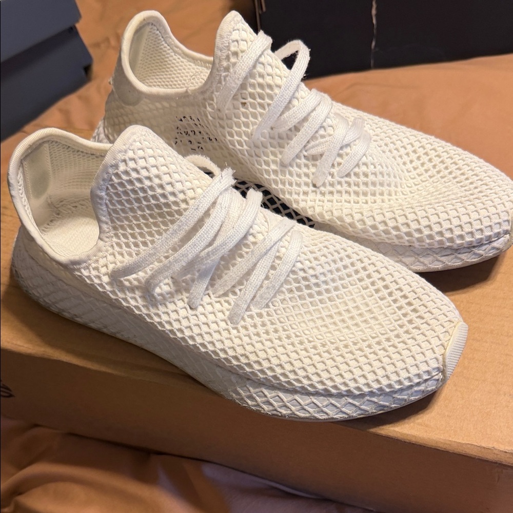 Adidas Deerupt Textured White Athletic Shoes